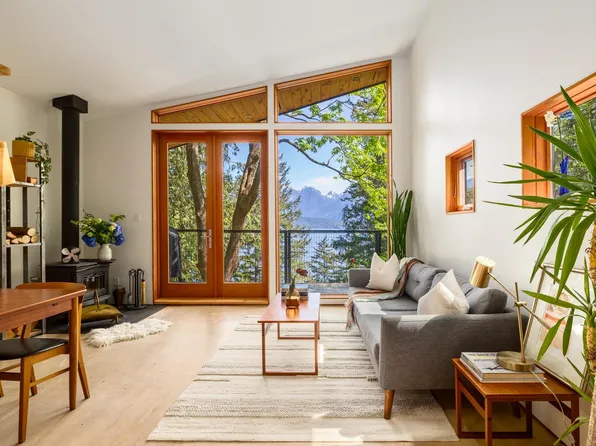 1283 Park Rd, Bowen Island, BC V0N 1G1