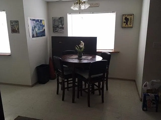 2722 Winnipeg St — Photo 3