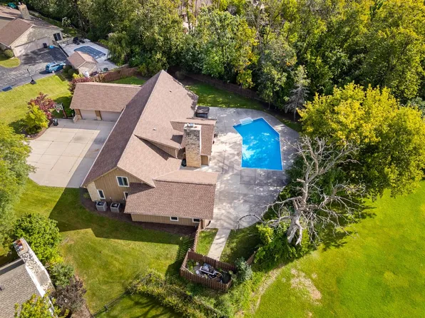 W162N8224 Tamarack COURT, Menomonee Falls, WI 53051