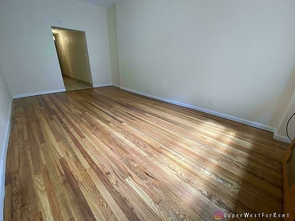3rd image of 10 W 76th St APT 4C