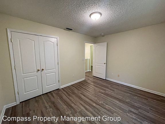 4th image of 5619 Ashleigh Park Dr