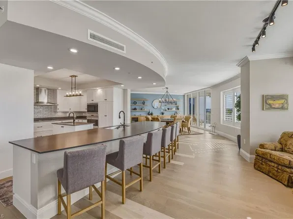 13665 Vanderbilt DR #501, NAPLES, FL 34110