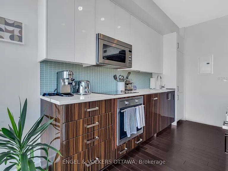 300 Lisgar St #701 — Photo 17