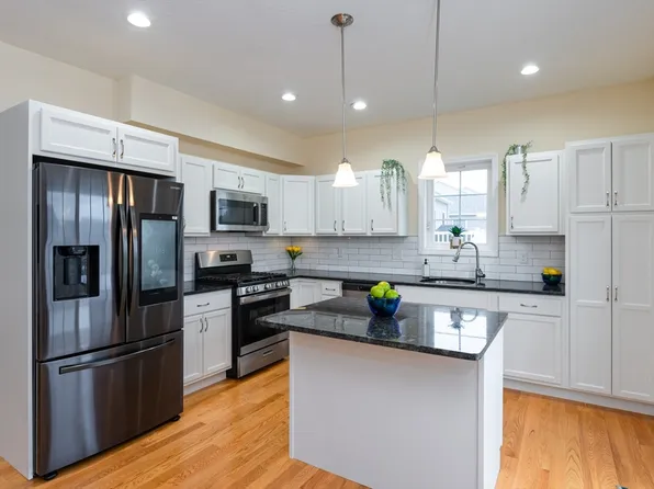 212 Crownshield Ave #212, Uxbridge, MA 01569