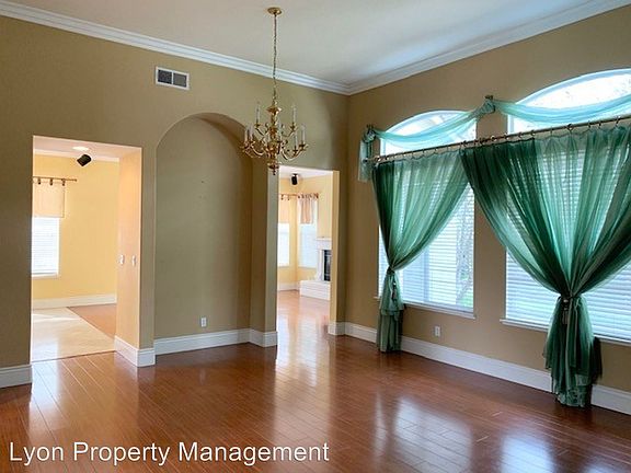 4th image of 5817 Oak Place Ct