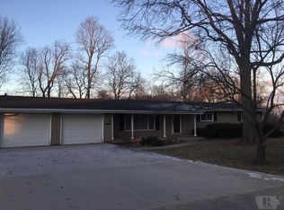 2736 Bittersweet Pl, Burlington, IA 52601