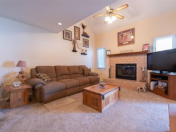 4th image of 1314 Howard Ln