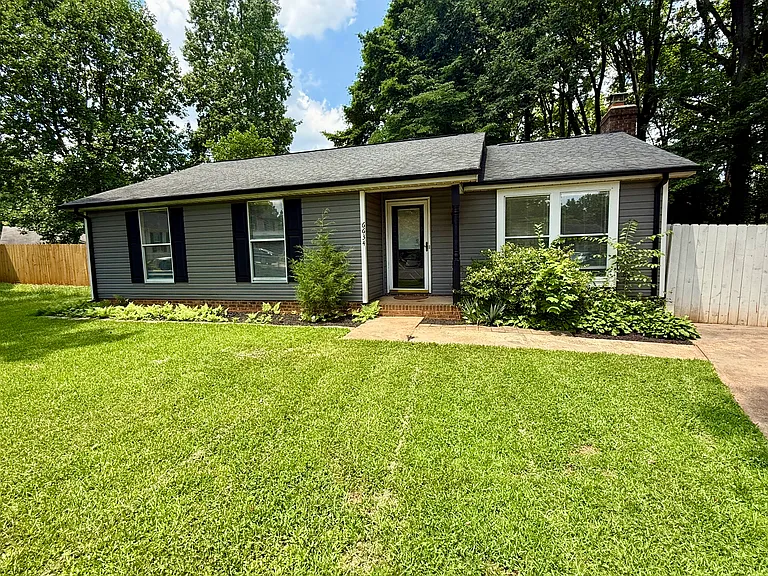 6634 Piney Path Rd — Photo 1