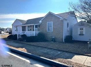 218 N Brunswick Dr, Margate, NJ 08402