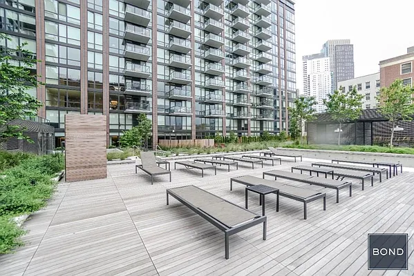 Rented by Bond New York | media 10