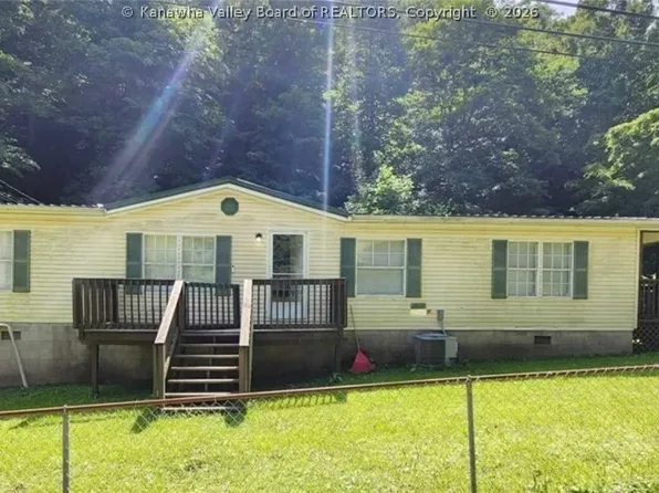 3855 Short Creek Rd, Racine, WV 25165
