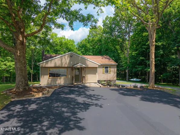 323 Hospital Dr, Everett, PA 15537