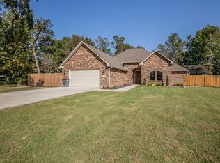 204 Holly Ln, New Caney, TX 77357
