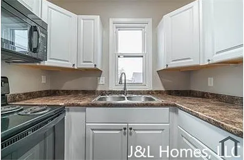 170 S Highland Ave Photo 1