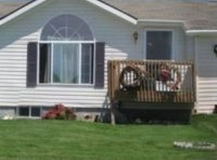 827 S Lawn Ave, Gibbon, NE 68840