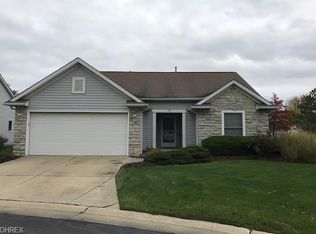 124 Stonehedge Dr, Elyria, OH 44035