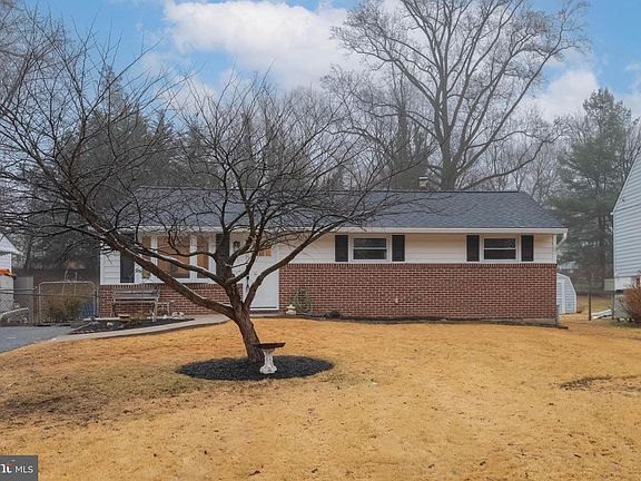 2nd image of 9709 Uxbridge Rd