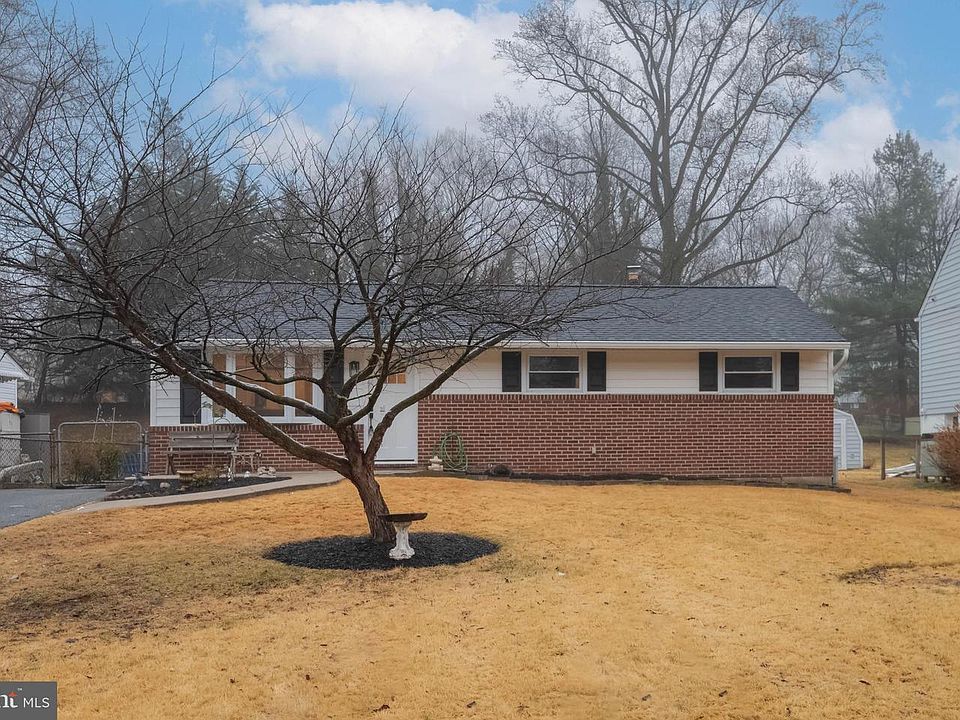 2nd image of 9709 Uxbridge Rd