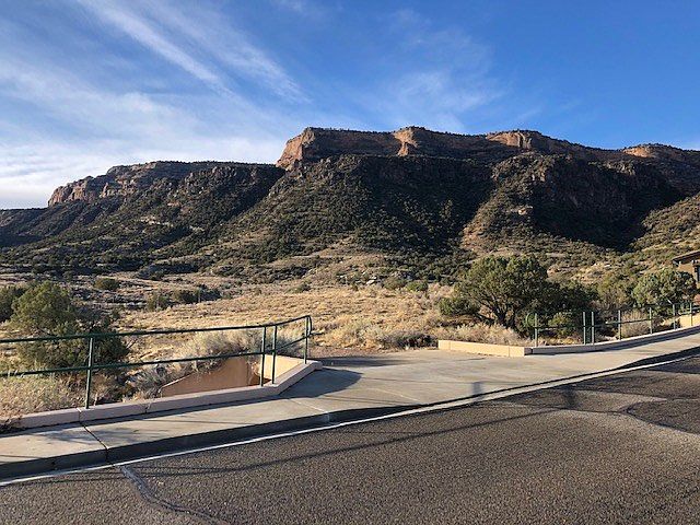 1st image of 453 Shadow Rock Ct