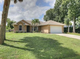 606 Sembler St, Sebastian, FL 32958