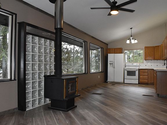 4th image of 3813 Deer Ln