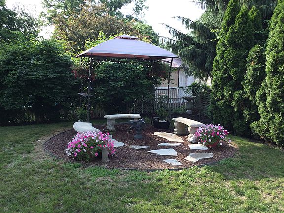 5th image of 345 S Lake Dr