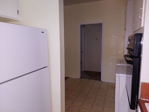 5th image of 746 Anita Dr #2