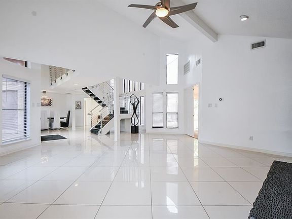 4th image of 2803 Stoney Wood Dr