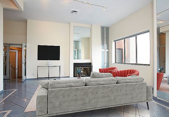 4th image of 248 E 31st St APT 6C
