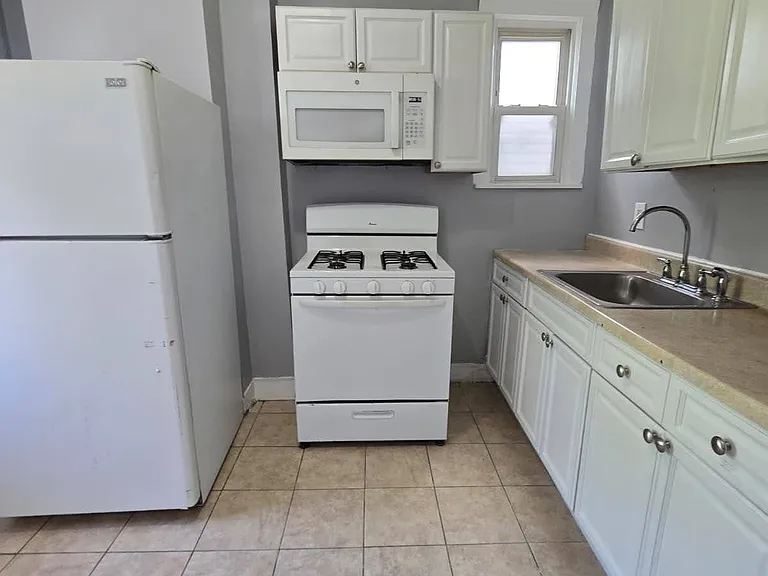 127 Myrtle Ave #1A — Photo 2
