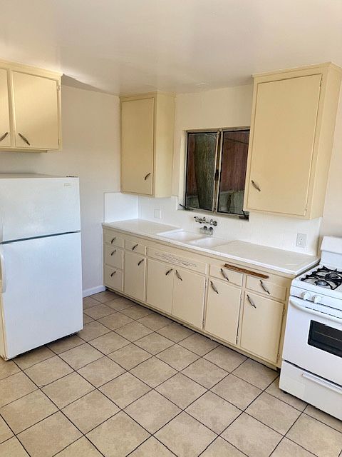 1st image of 6131 Piedmont Ave #1/4