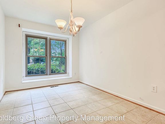 5th image of 11424 Dorchester Ln