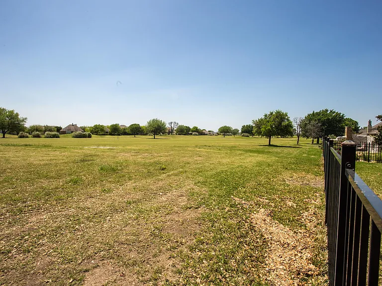 2713 Butler National Dr — Photo 24