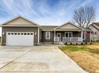 1802 Wren Dr, Marion, IL 62959