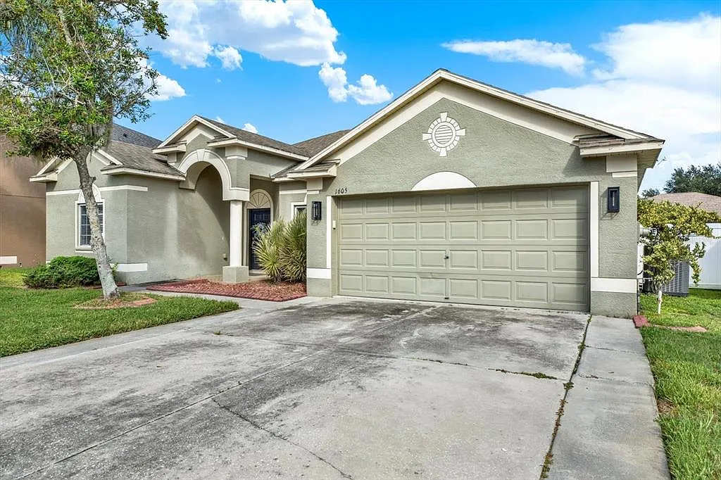 4 bed, 3.0 bath, 2312 sqft, $2,950 — Photo 4