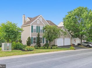 415 Carpenters Cove Ln, Downingtown, PA 19335