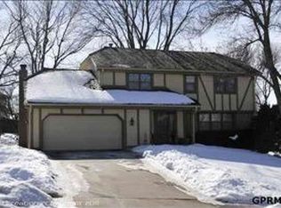 15019 Brookside Cir, Omaha, NE 68144