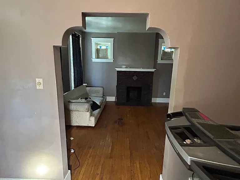 4890 Margaretta Ave — Photo 8