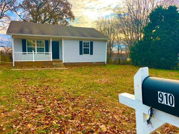 910 Van Buren Ave, Oak Grove, KY 42262