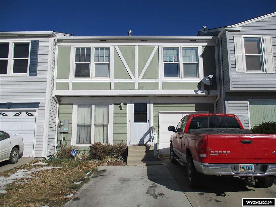 1st image of 2027 Carter Ave
