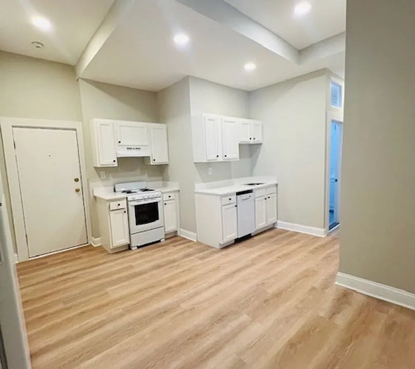 38 Hemenway St #2