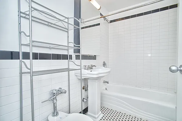 Rented by Living New York | media 22