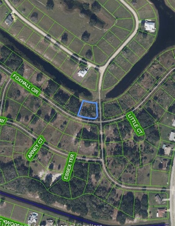 2nd image of 457 Foxhall Cir