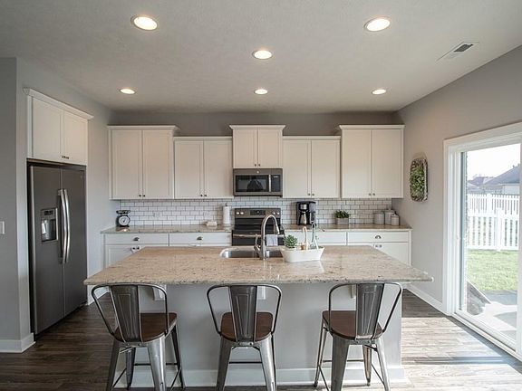 5th image of 4680 Breeze Ct E
