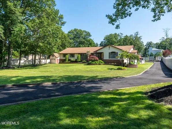 126 Shenandoah Boulevard, Toms River, NJ 08753