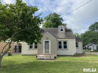 303 E Ridge Rd, East Peoria, IL 61611