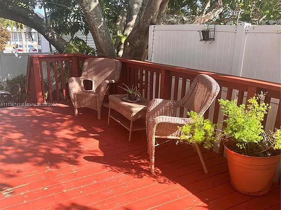 5th image of 2631 E Marina Dr