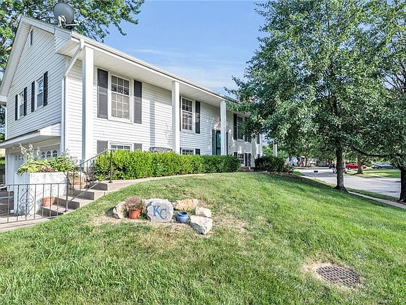 3rd image of 5813 NW Klamm Dr