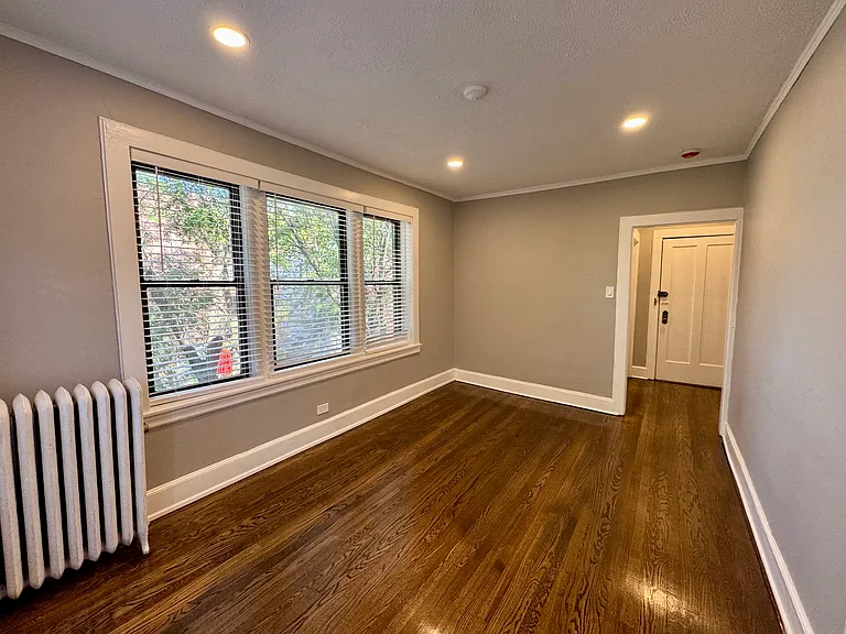 1009 W Oakdale Ave #3 — Photo 1