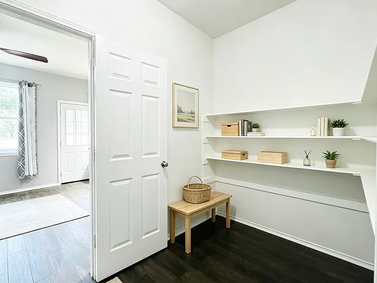 2401 Joliet Pl — Photo 14